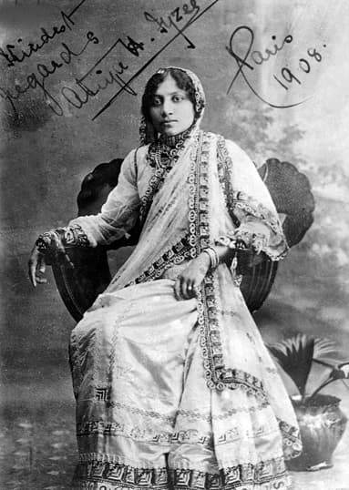 Atiya Begum Fyzee, signed portrait, Paris 1908